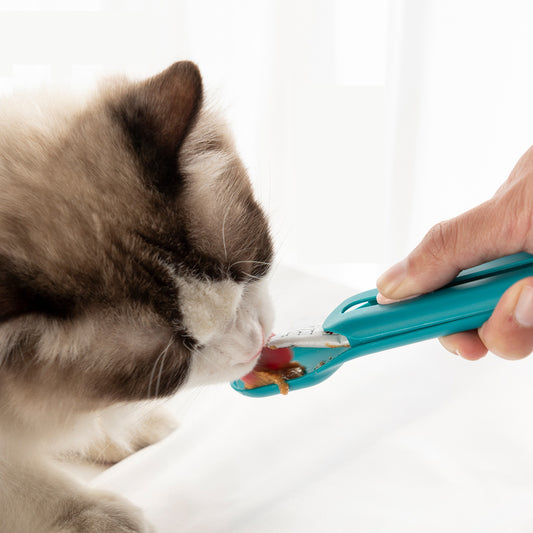EasyScoop - Cat Strip Spoon Feeder | Mess-Free and Convenient Pet Feeding Tool